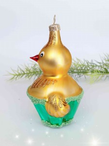 Szklany KURCZAK W KOSZYCZKU  1 sztuka